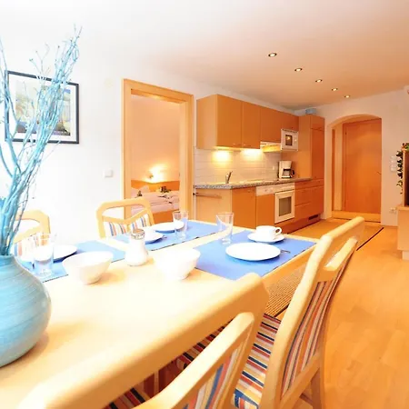 Haus Enzian Bed & Breakfast Sankt Anton am Arlberg Room photo