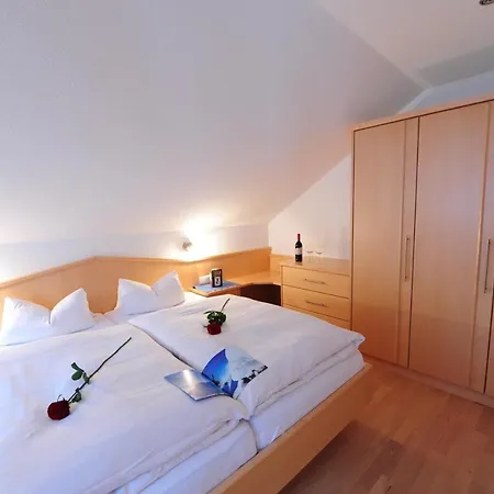 Haus Enzian Bed & Breakfast Sankt Anton am Arlberg Room photo