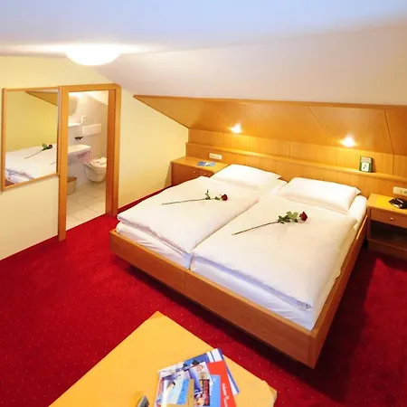 Haus Enzian Bed & Breakfast Sankt Anton am Arlberg Room photo
