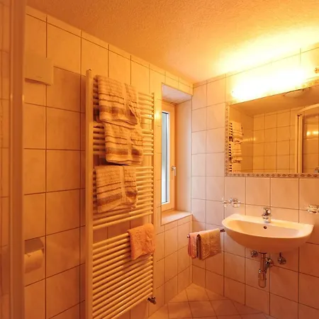 Haus Enzian Bed & Breakfast Sankt Anton am Arlberg Room photo