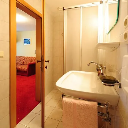 Haus Enzian Bed & Breakfast Sankt Anton am Arlberg Room photo