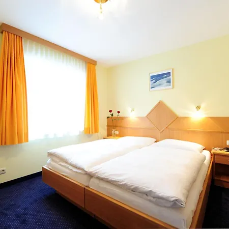 Haus Enzian Bed & Breakfast Sankt Anton am Arlberg Exterior photo