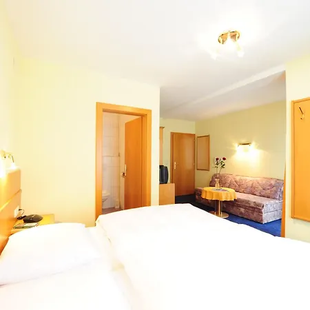 Haus Enzian Bed & Breakfast Sankt Anton am Arlberg Exterior photo